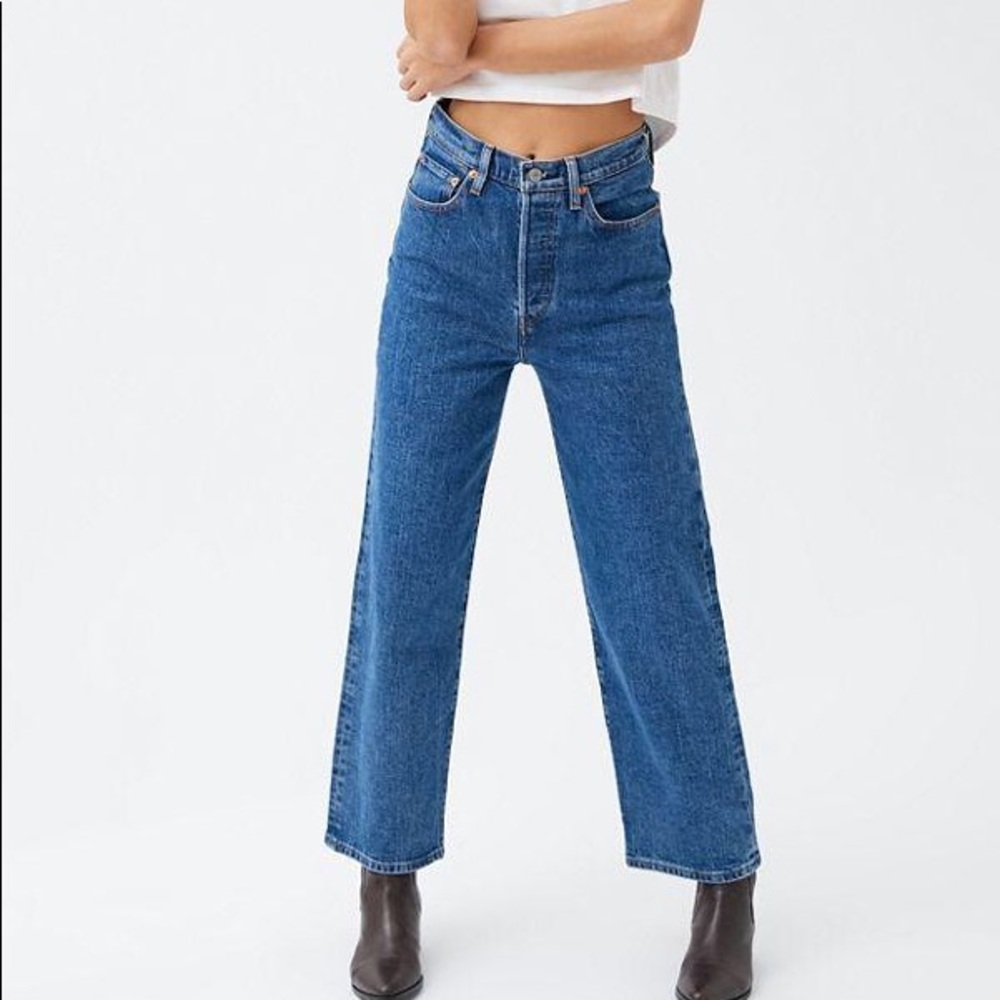 LEVI’S RIBCAGE STRAIGHT ANKLE JEANS